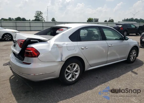 2018 Volkswagen Passat S из США, поврежденный, VIN 1VWAA7A38JC031853